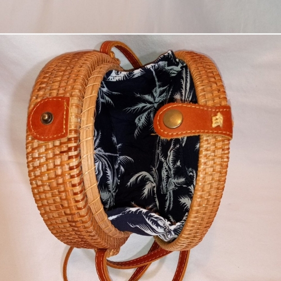 Handwoven Round Rattan Wicker Crossbody Boho Bag - Picture 5 of 5